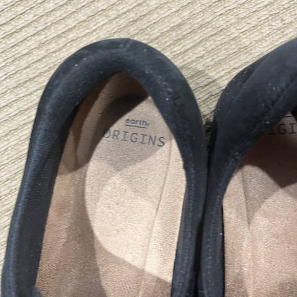 Earth Origins Nubuck Adjustable Slip-Ons - Black  9-1/2 Medium - Picture 4 of 5
